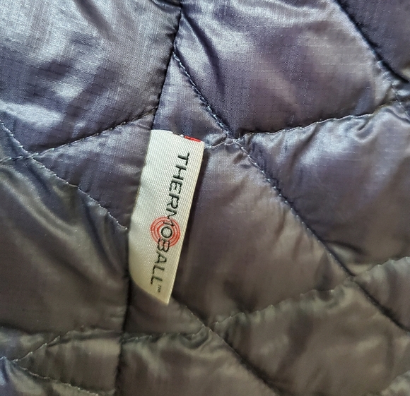 The North Face Thermoball Hooded Jacket - Picture 5 of 14